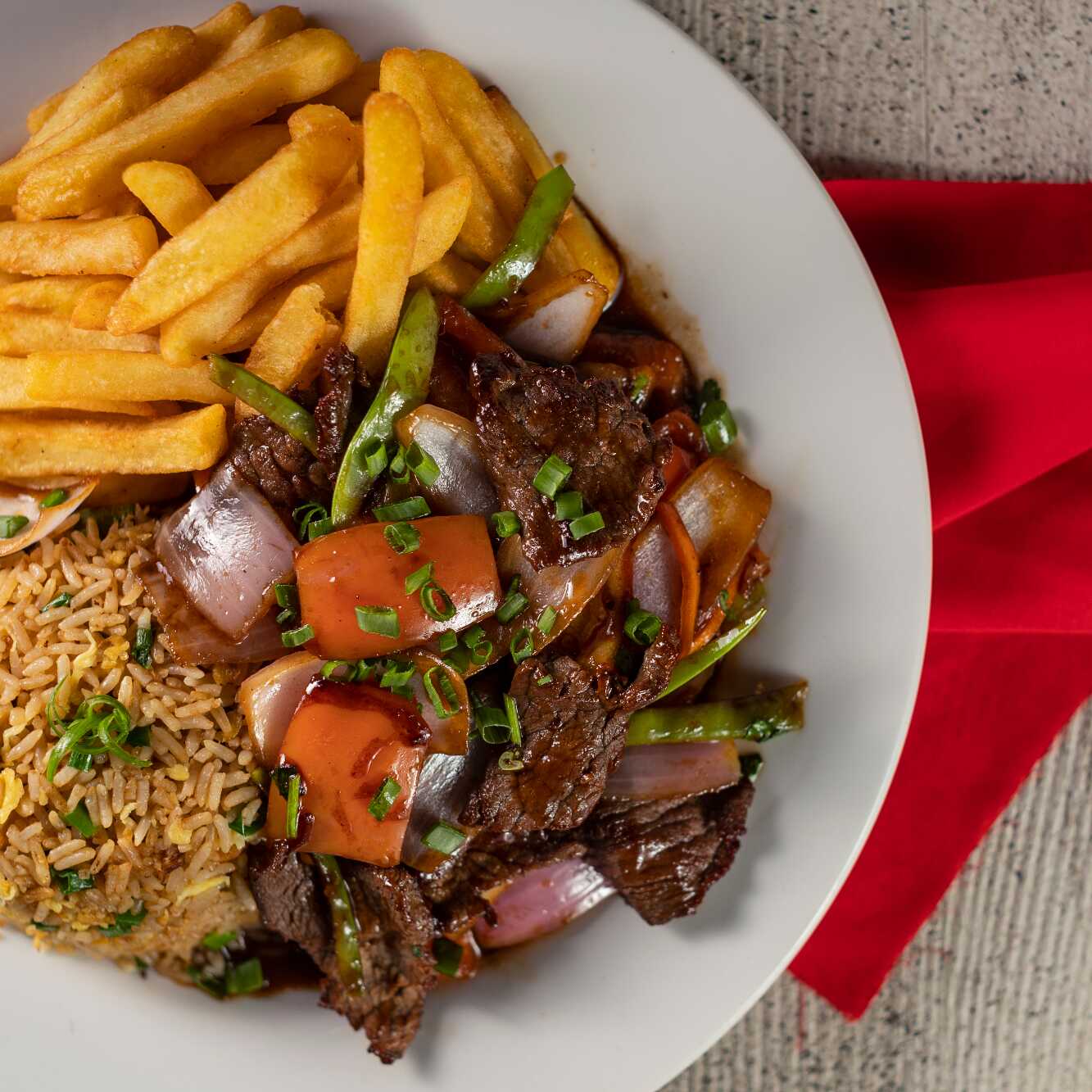 Lomo Saltado con Arroz Chaufa