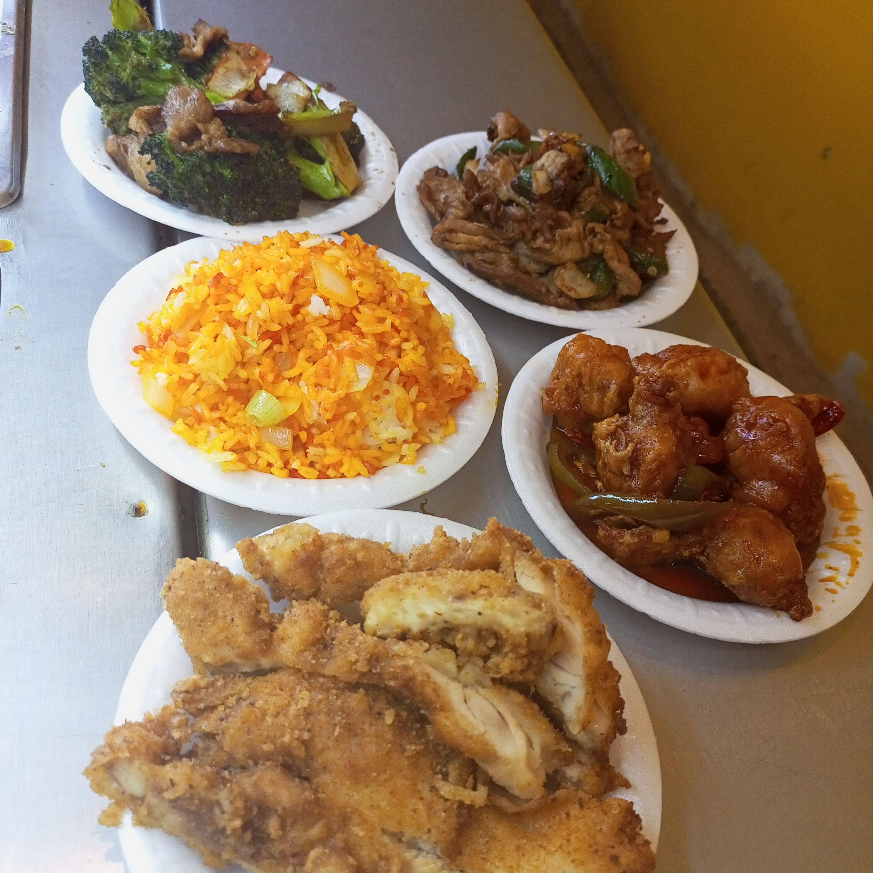 Arroz/Espaguetti y 4 guisados
