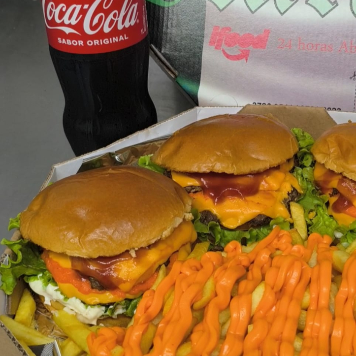 4 LANCHES ARTESANAL , ALFACE, MAIONESE DEFUMADA, CHEDDAR + BATATA + REFRIGERANTE 2 LITROS GRATIS