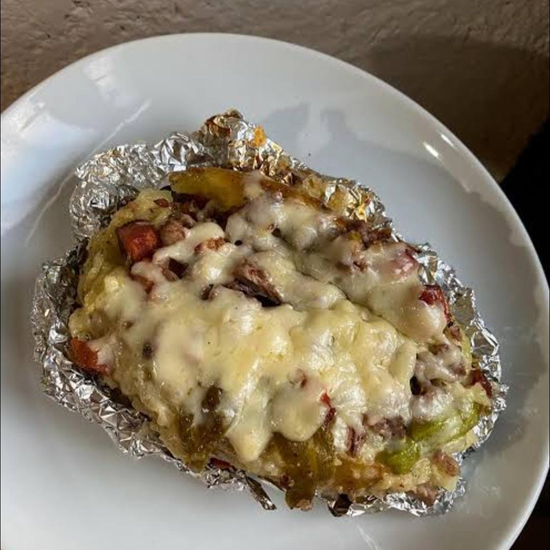 Papa Asada con Costilla