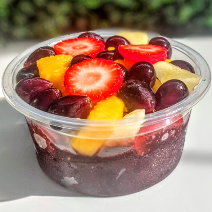 Pote de 200ml, salada de frutas com açaí. Para deixar ainda mais completo adicione alguns complementos logo abaixo!