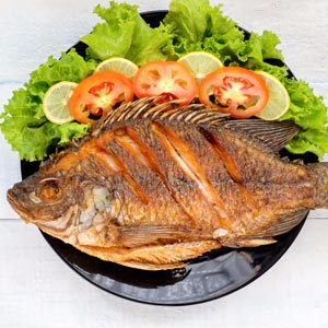 Mojarra Callejera Al Mojo de Ajo Y Freído Profundo