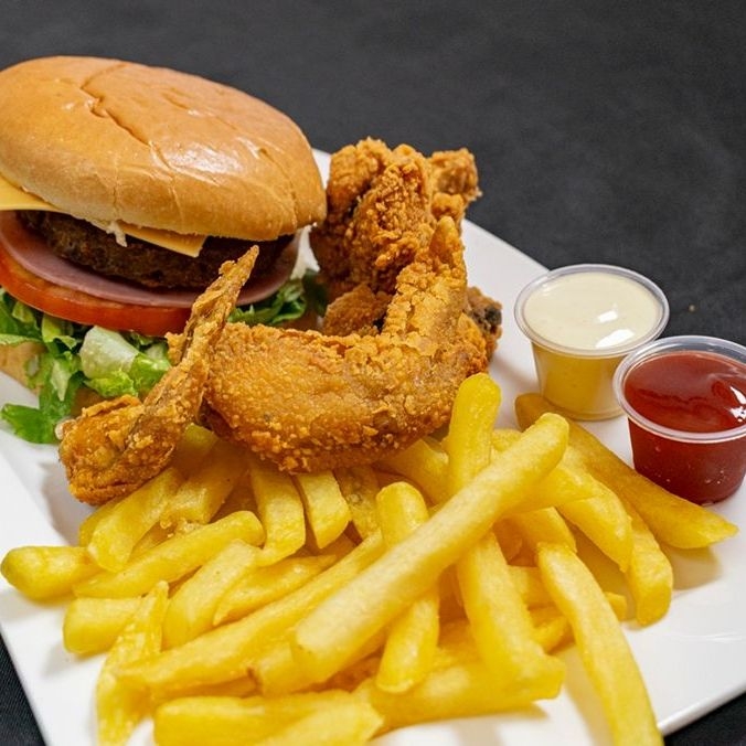 Combo burger sencilla, Orden de Alitas y Papas