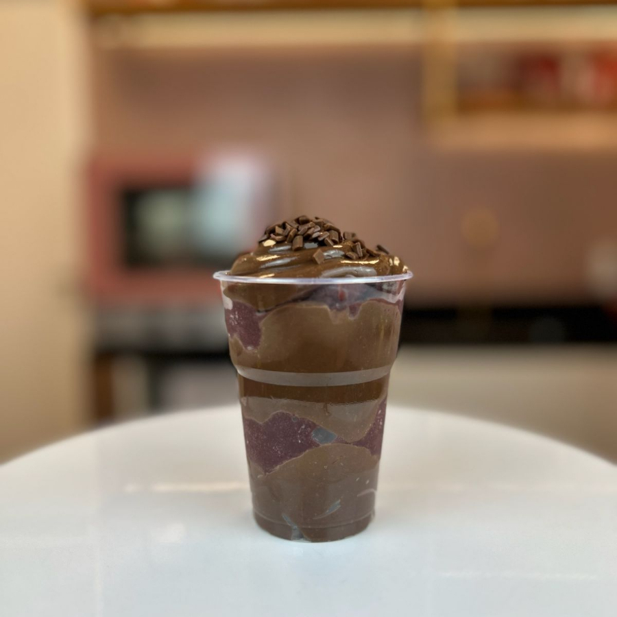 copo de 200ml, delicioso açai cremoso com camadas de brigadeiro ao leite e granule de chocolate,  (não fazemos alterações).
