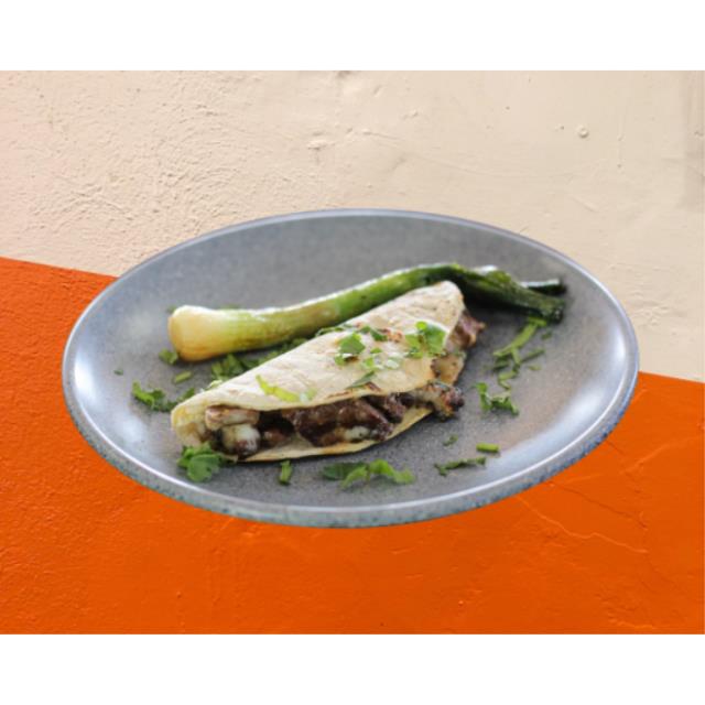 QUESADILLA DE SIRLOIN