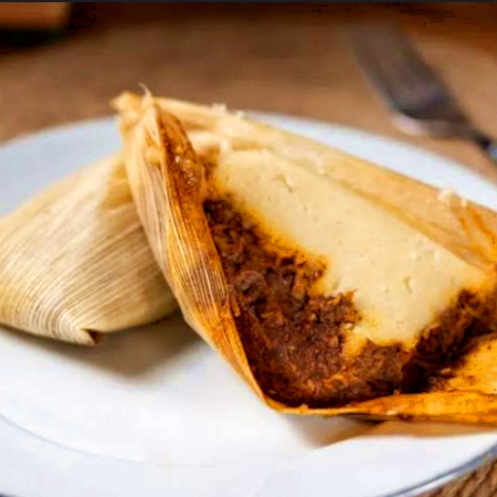 TAMALES DE MOLE