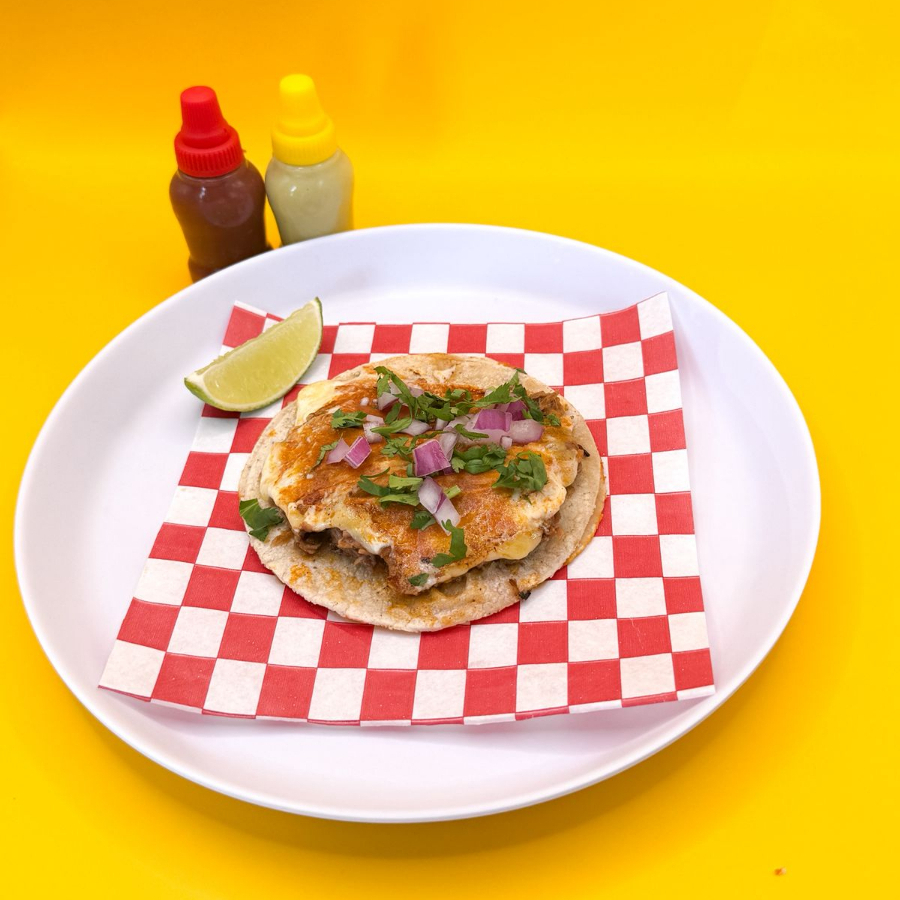 Taco de Birria con Queso
