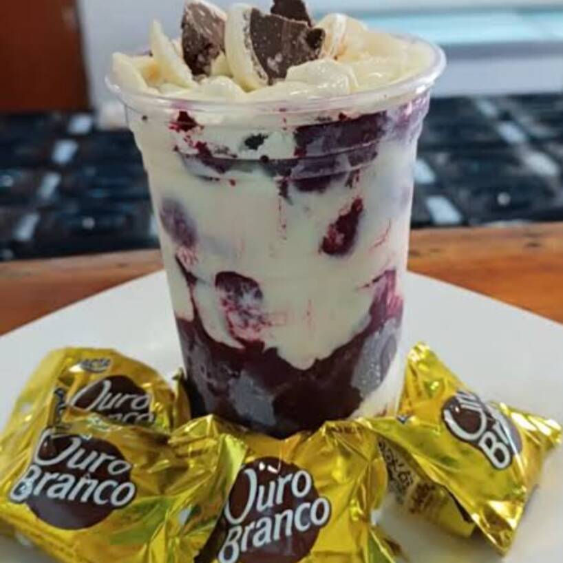 Um LUXOO ,Sabor & Qualidade!
🎁 Acompanha:
Base açaí
Recheio de LEITINHO ESPECIAL
• Camada de Leite Ninho Integral
• Pedaços de Bombom Ouro Branco
• + 2 Acompanhamentos da sua escolha inclusos (Grátis)!
Mega Recheio Finalizando Com Tampa BOLHA ? 😋