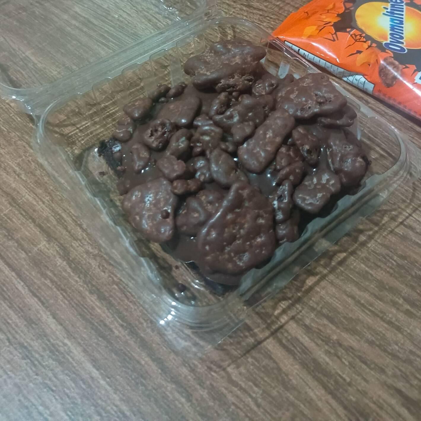 Brownie com brigadeiro de cacau e Ovolmaltine Rocks