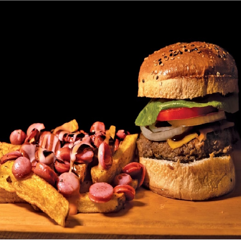 Combo: Salchipapa Mix + Burger Royal