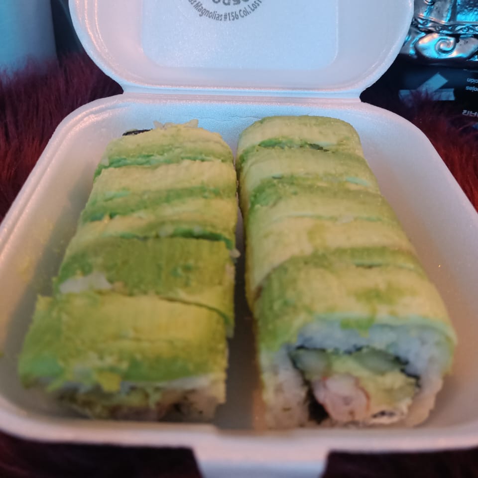Aguacate Phila Roll