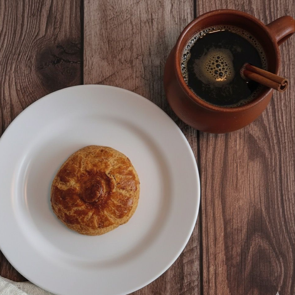 Cafe de olla con Bisquet