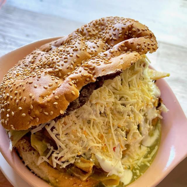 TORTA DE CHILAQUILES SALSEADA