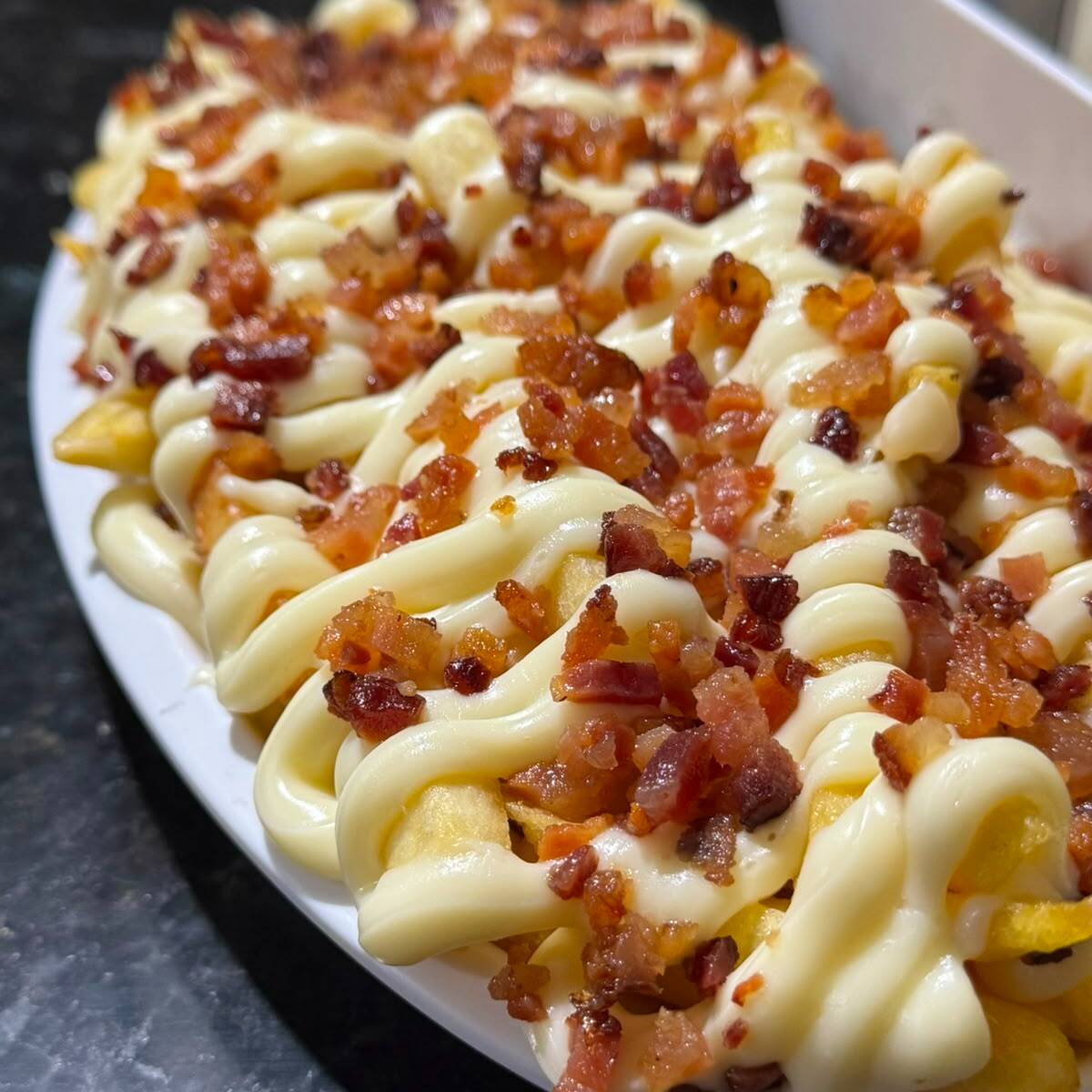 COM: Catupiry Original, Bacon e Queijo.