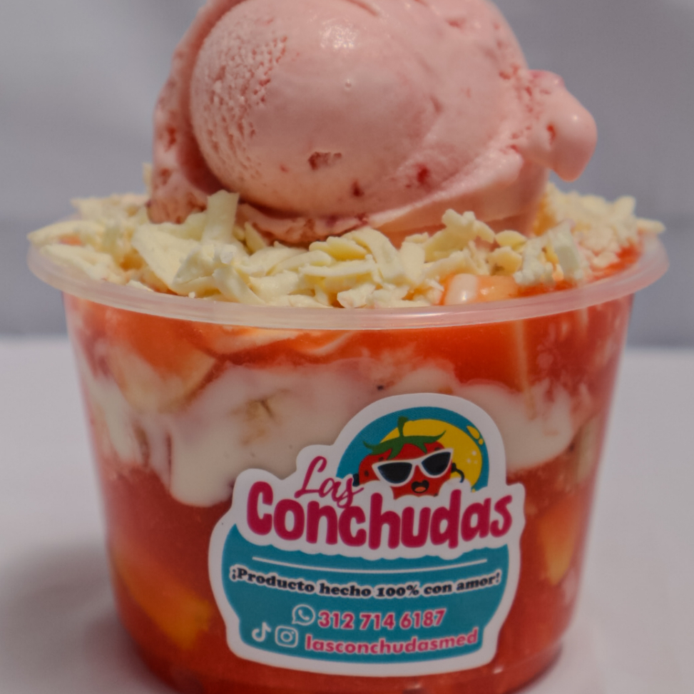 Salpicón con Queso y Helado Grande 16 Oz