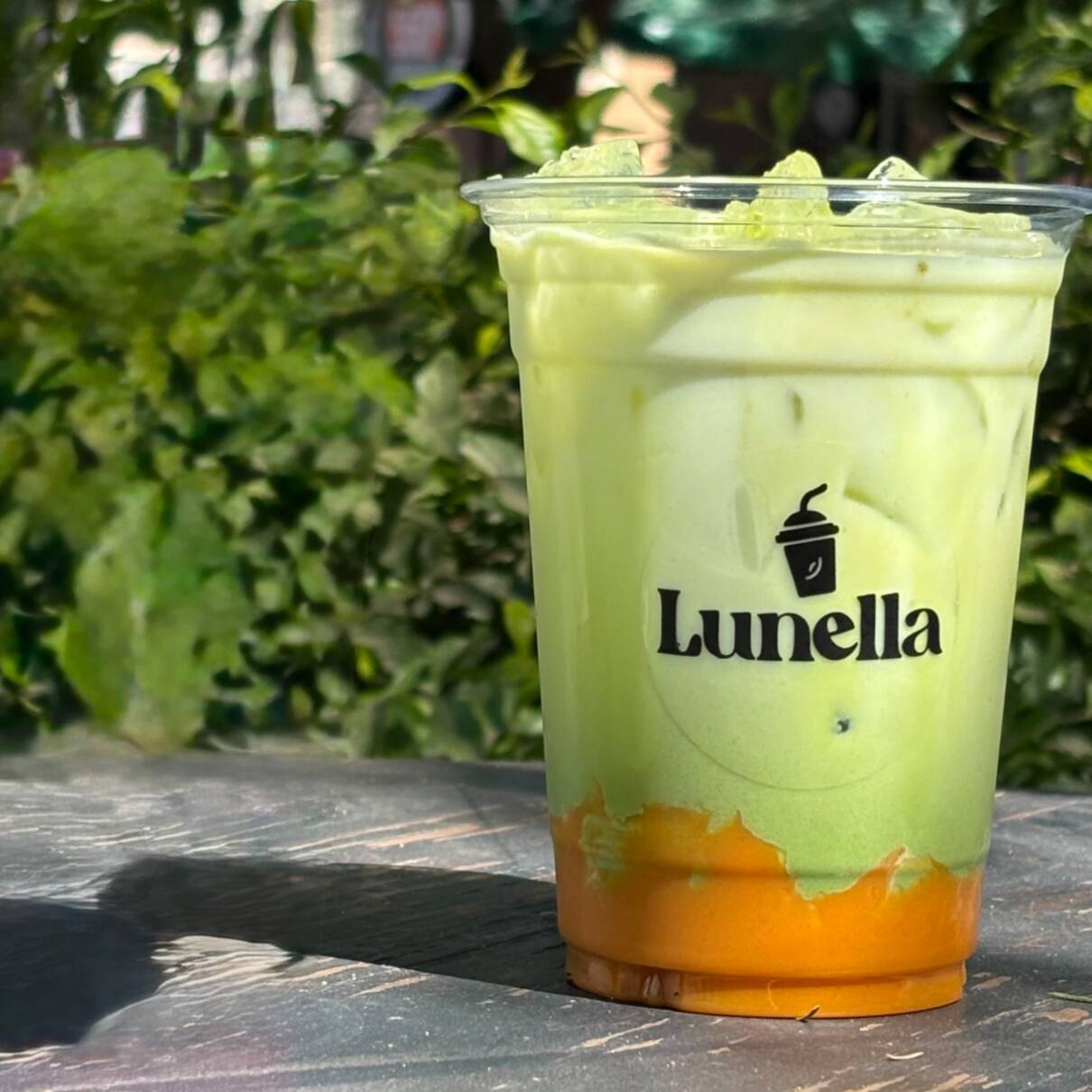 Matcha-Mango Latte Frio