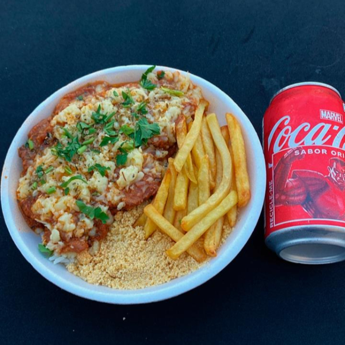 Arroz , feijão , parmegiana de frango , fritas e farofa