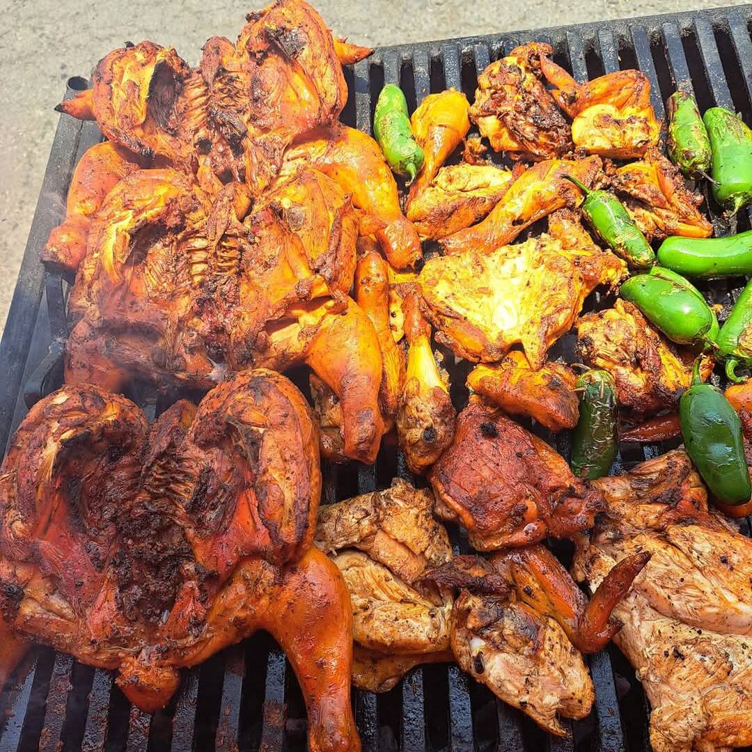 Medio Pollo al Carbón Estilo Sinaloa