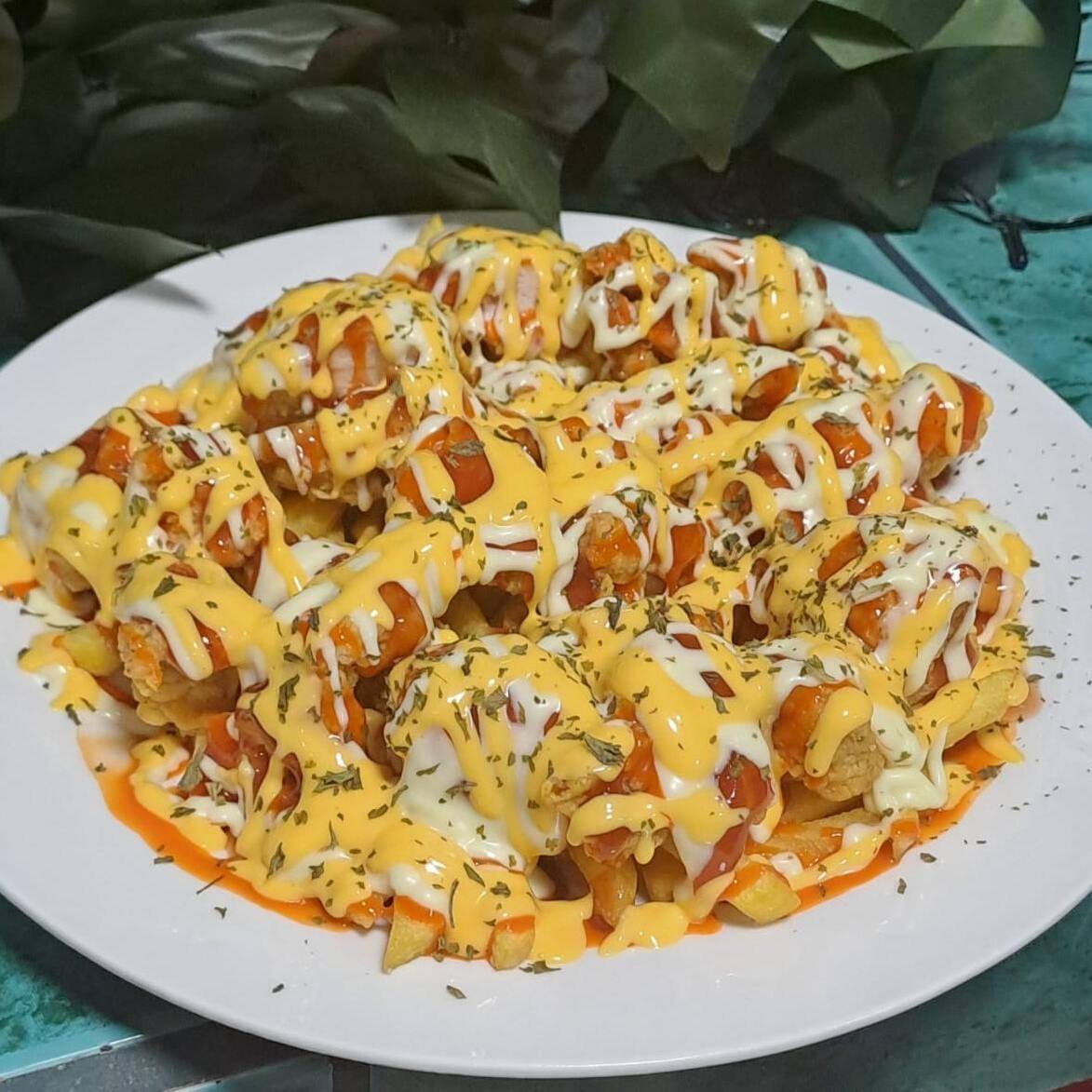 Papas con Pollo Bufalo + Te Frio