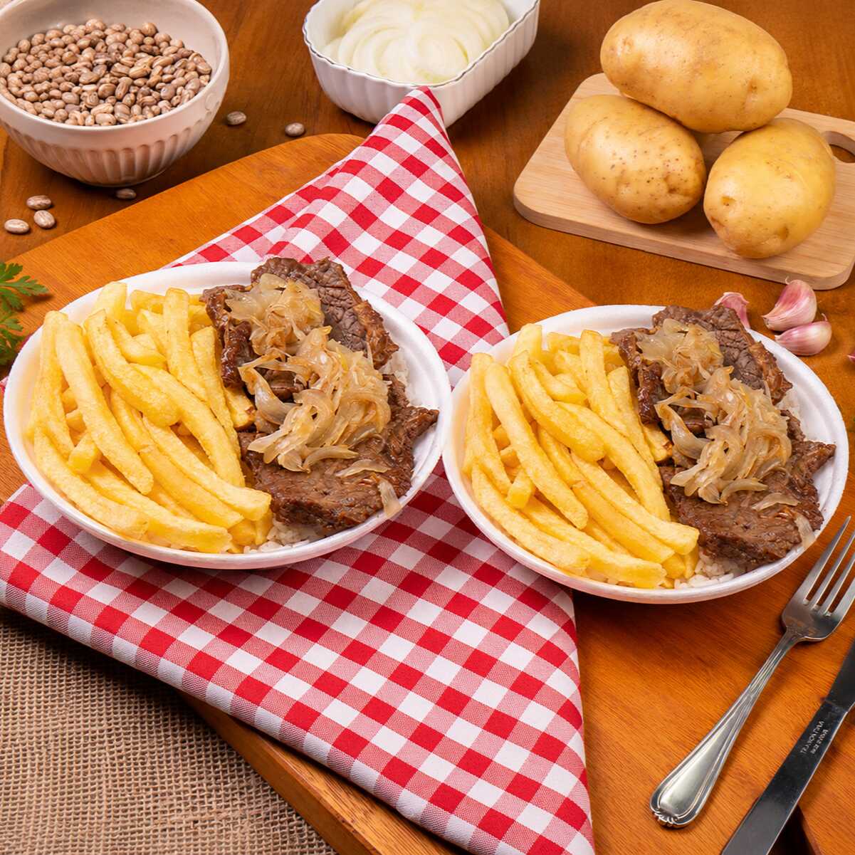 2 Marmita com delicioso Bife Acebolado macio e suculento, acompanhado de arroz branco, feijão de caldo, e batatas fritas, (Marmita Indicada Para 01 Pessoa)