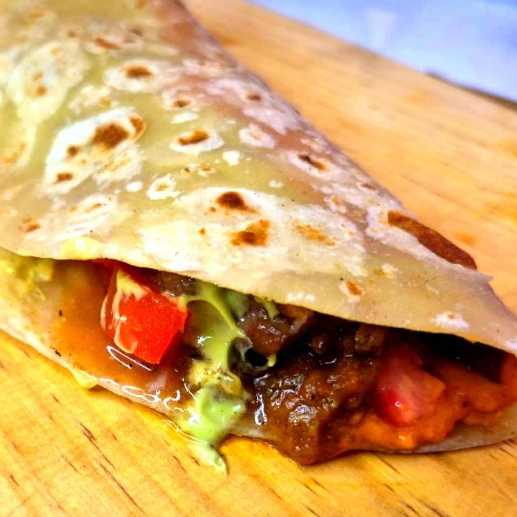 1 Quesadilla de Carne y Queso con Tortilla Harina