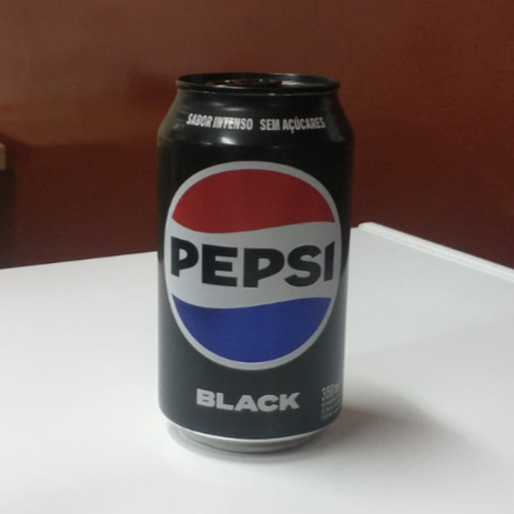 A Pepsi Zero 350 ml oferece o sabor característico da Pepsi, mas sem açúcar e com leveza ideal para acompanhar qualquer refeição.