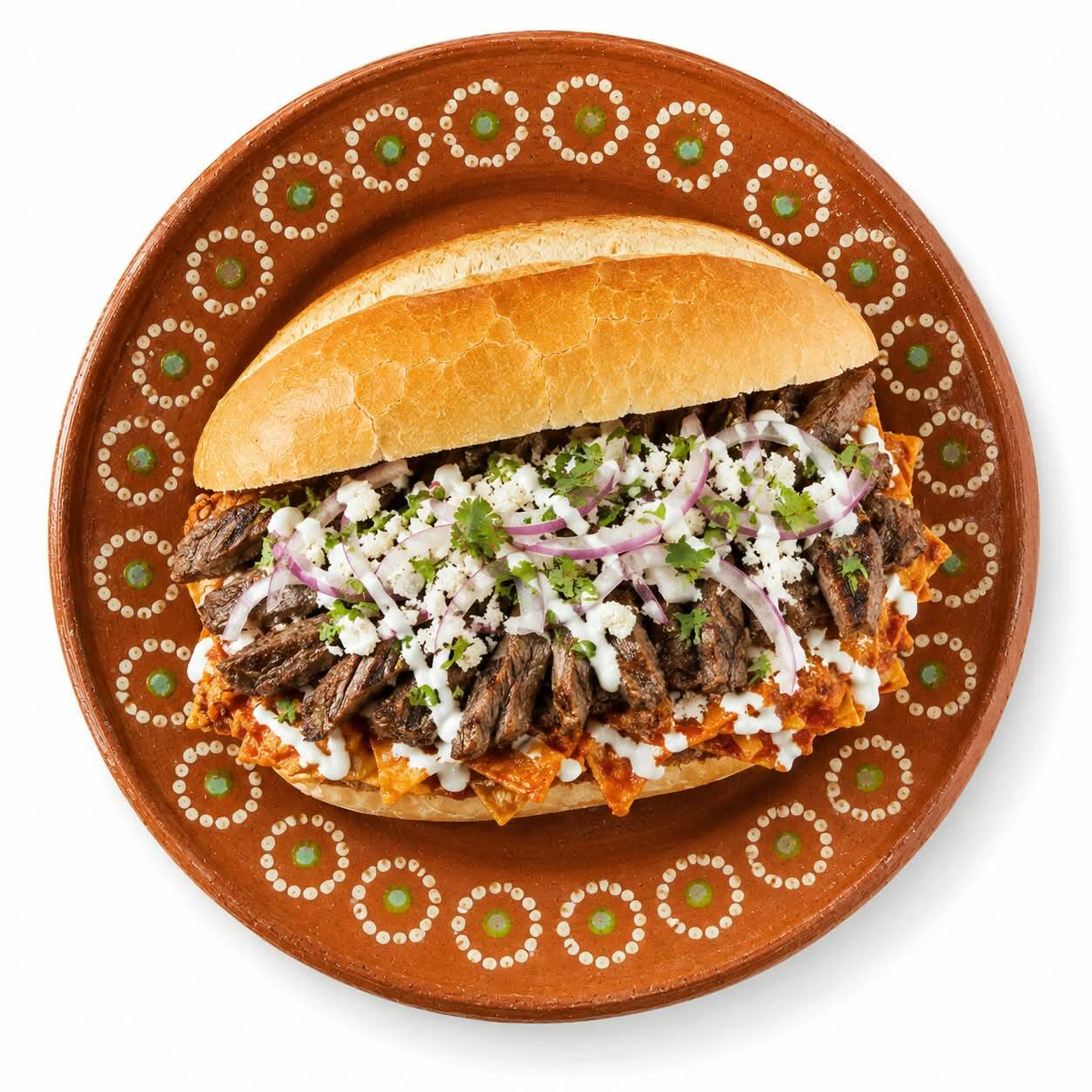 TORTA DE CHILAQUILES CON ARRACHERA