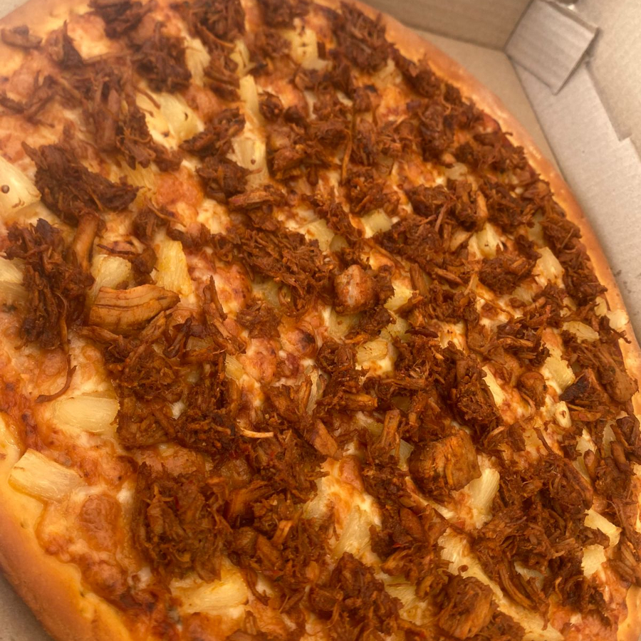 PIZZA CHILORIO CON PIÑA