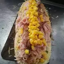 Perro Caliente Mega Velociraptor, Papas y Bebida