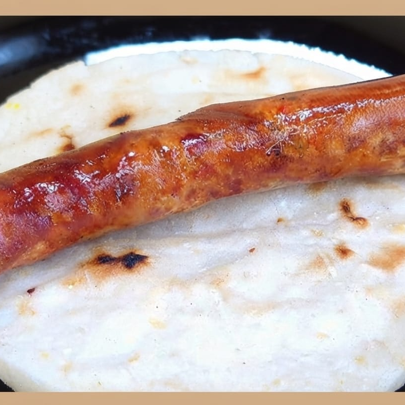 Arepa con Chorizo Mixto (res / Cerdo)