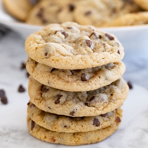 Galleta con chispás de chocolate.