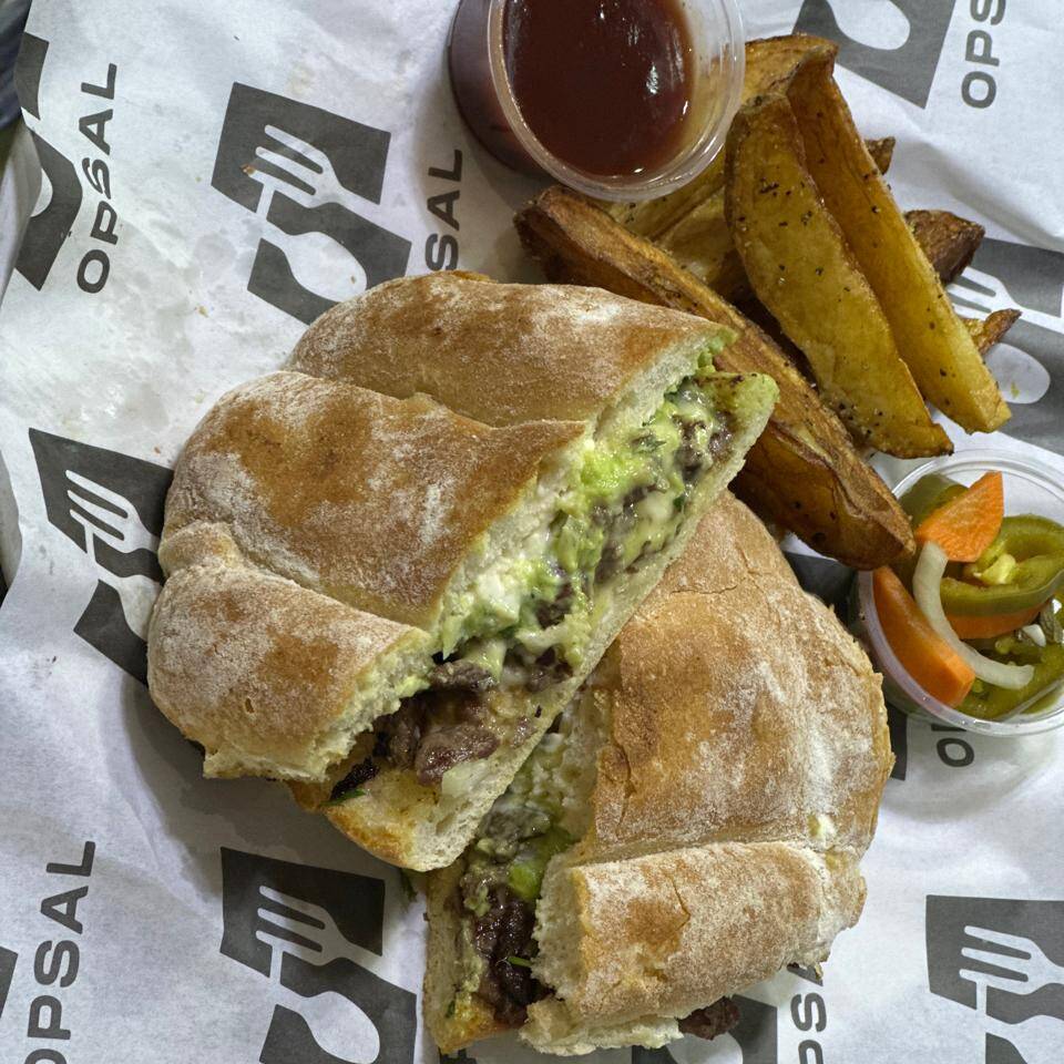 TORTA DE ASADA CON QUESO + PAPAS