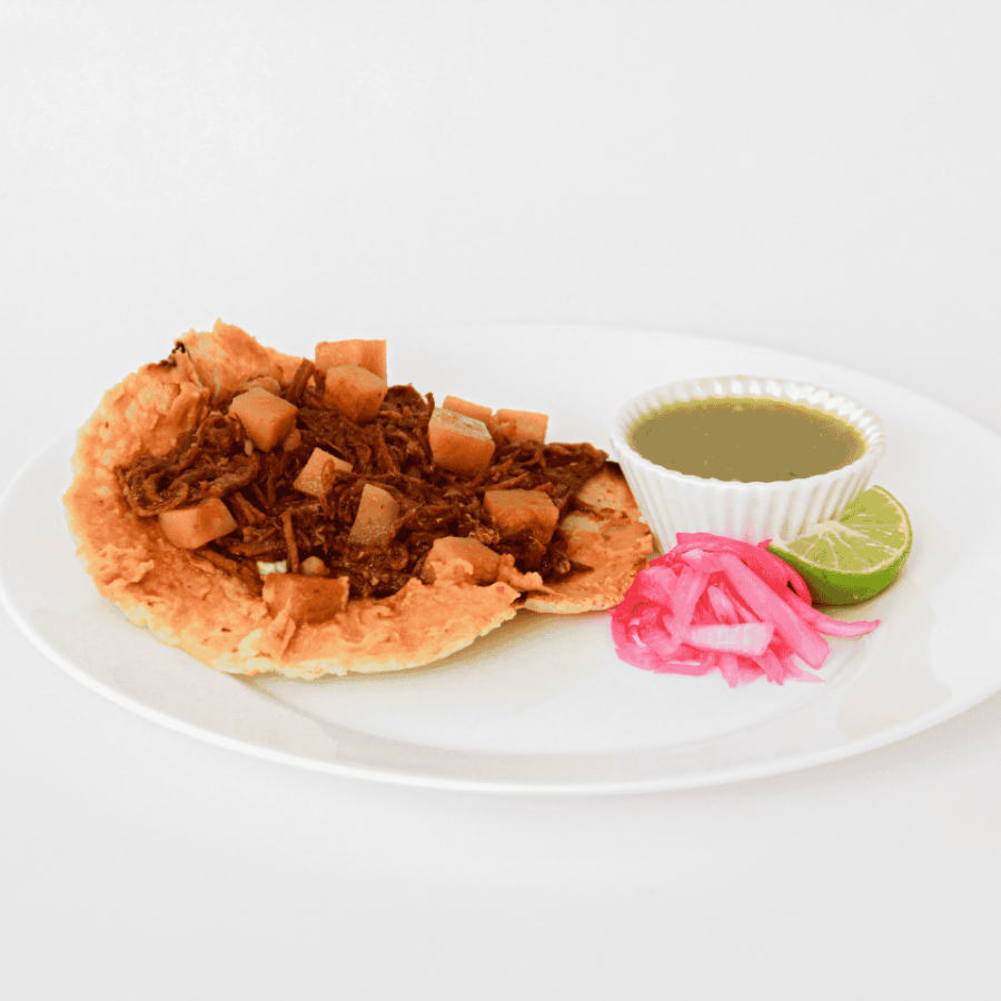 Tostada con Guisado