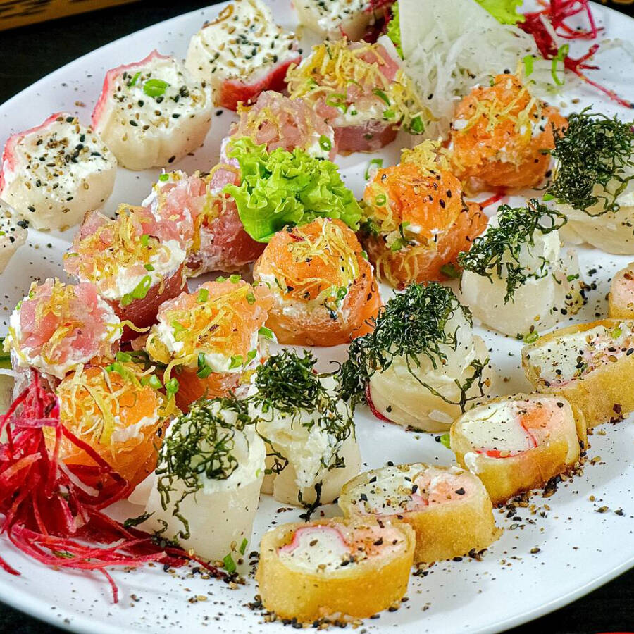 5 - joe de atum - 5 joe de peixe branco - 5 joe de salmão - 5 kani e queijo - 5 hot de salmão especial