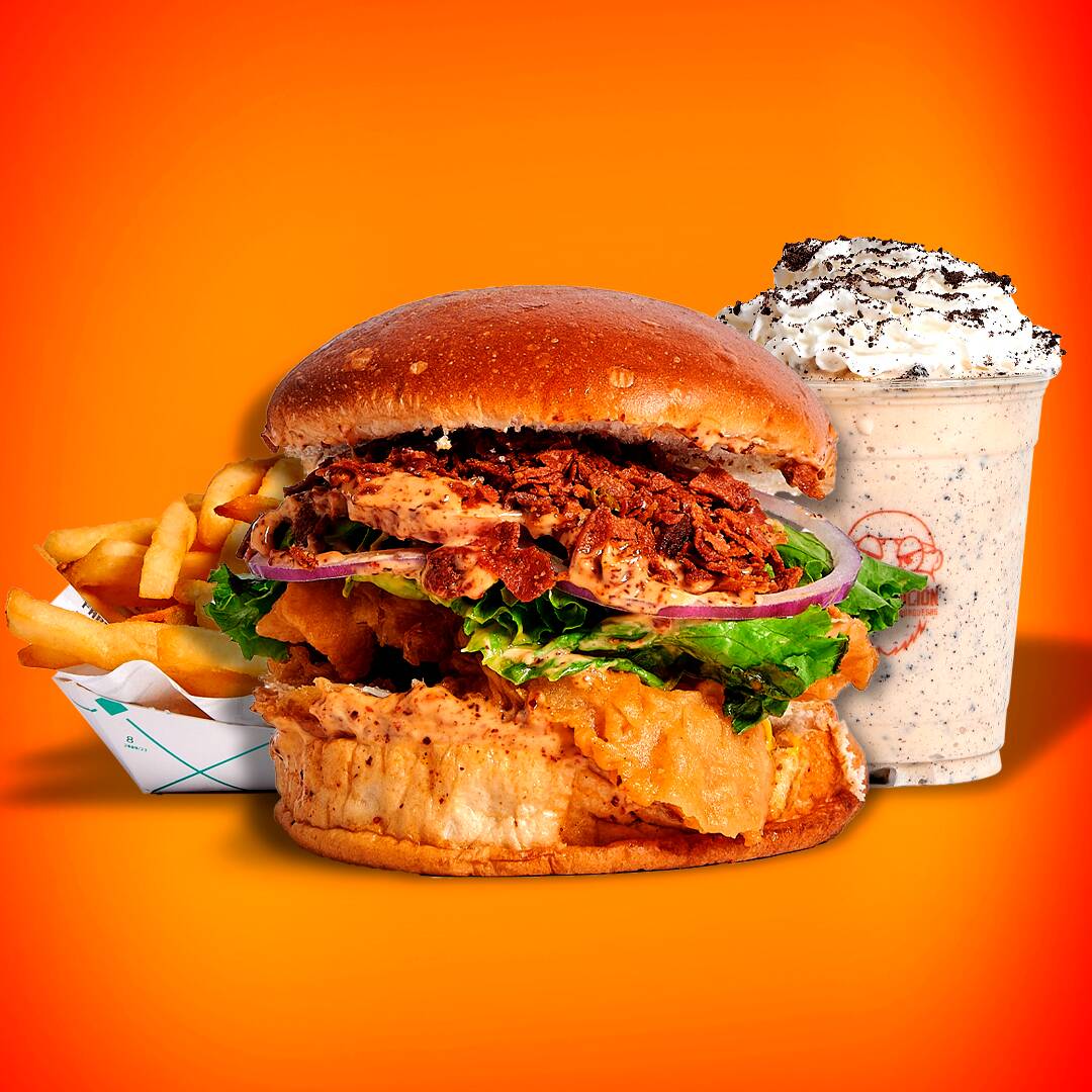 COMBO CHICKEN BACON CON PAPAS Y MALTEADA