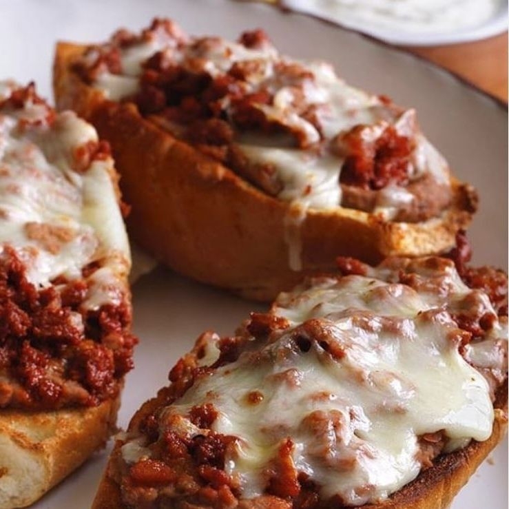 Molletes de Chorizo