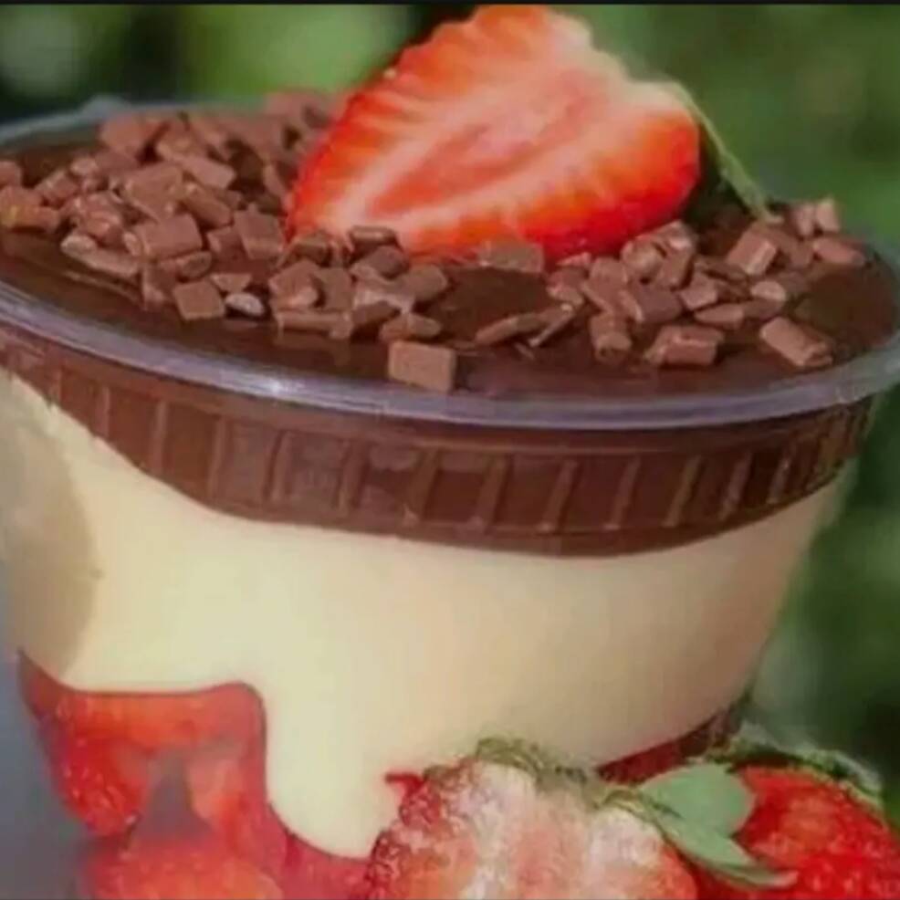 Uma Explosão de Sabor em Um Único Copo Com creme de Ninho e Brigadeiro Gourmet 50% Cacau