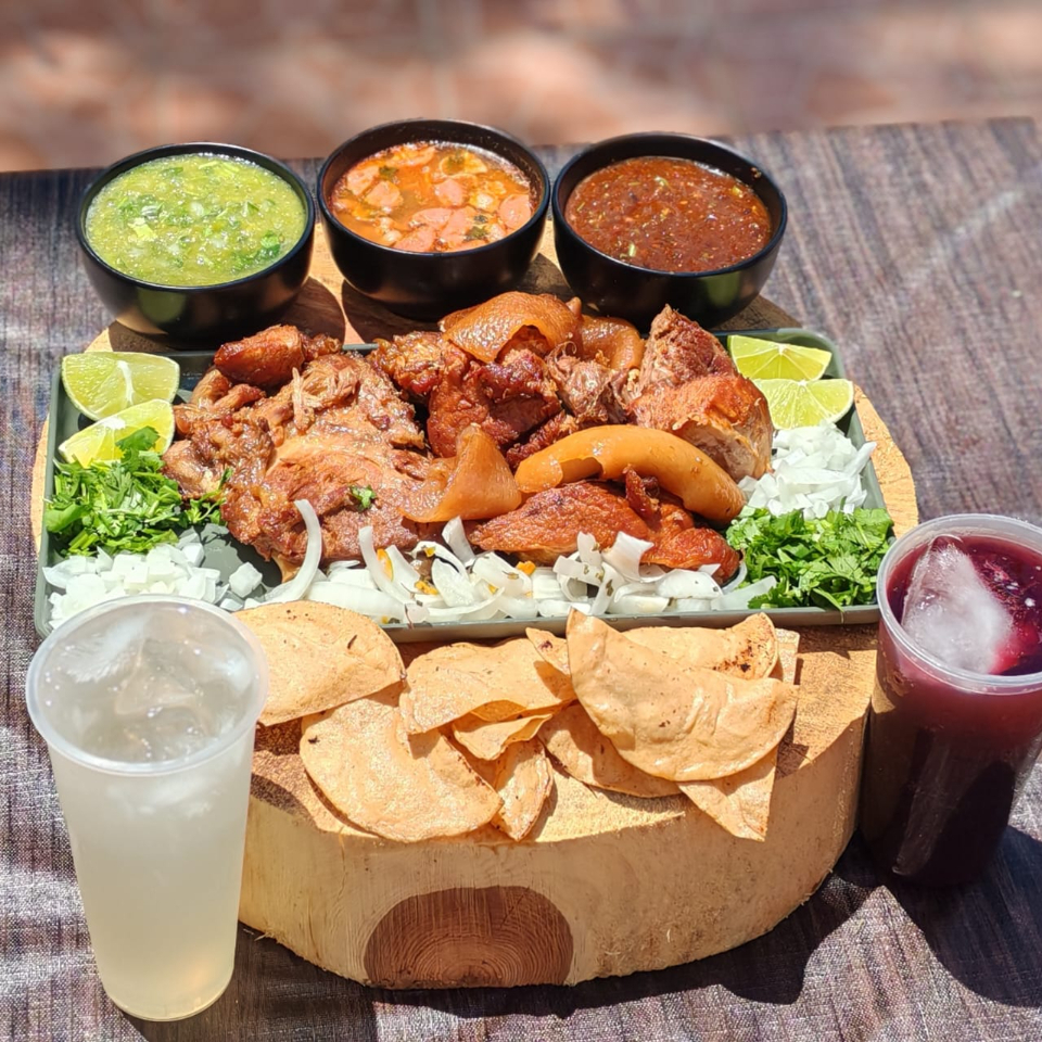 MEDIO KILO DE CARNITAS SURTIDA + 1/4 DE CUERITO