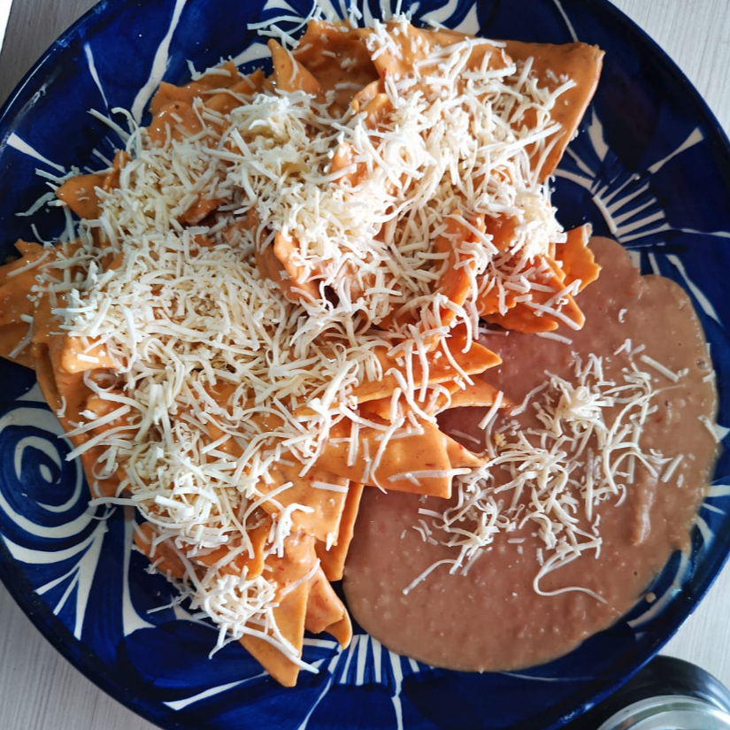 CHILAQUILES A LA CANARIA (chipotle Cremoso)