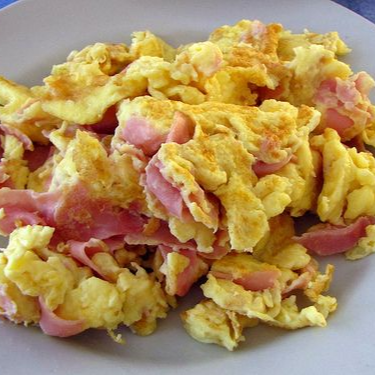 Huevos con jamón