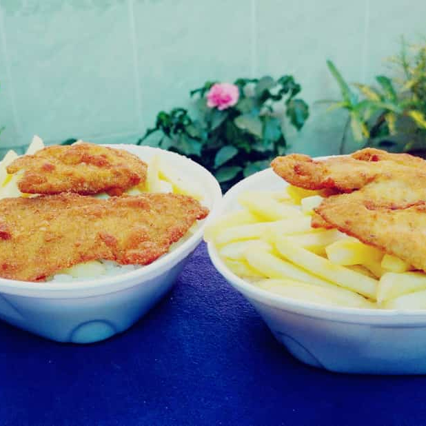 COMBO FAMILIA - 4 REFEIÇÕES DE FRANGO A MILANESA COM FRITAS GRATIS ACOMAPNHADO DE ARROZ FRESQUINHO E FEIJÃO PRETO BEM TEMPERADO, APROVEITE NOSSAS PROMOÇÕES!