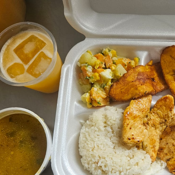 COMBO POLLO A LA PLANCHA + SOPA + BEBIDA