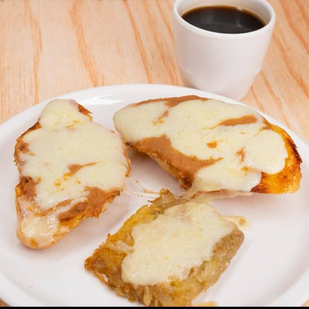 Molletes Clásico