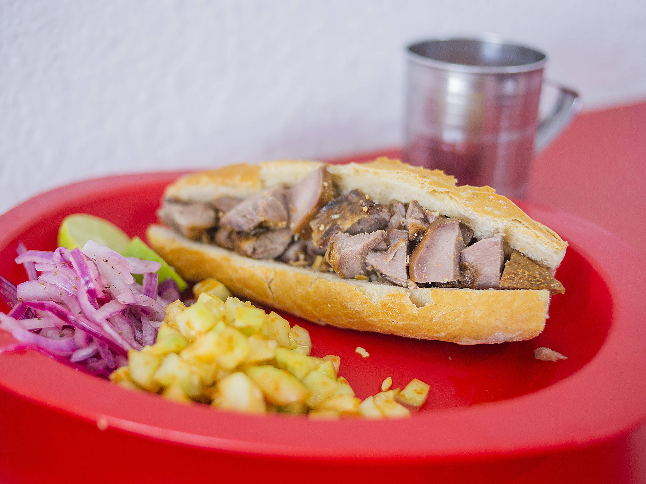 Torta Ahogada Carne y Lengua