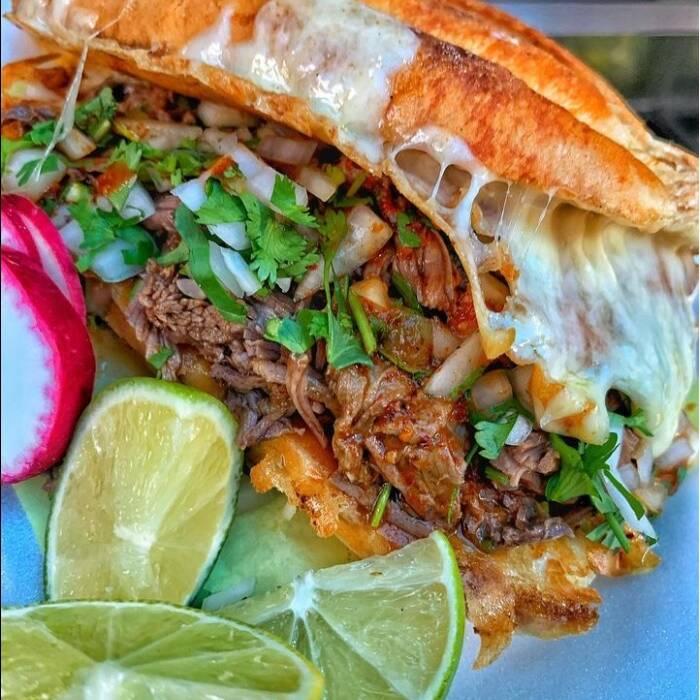 Torta de Birria con Queso