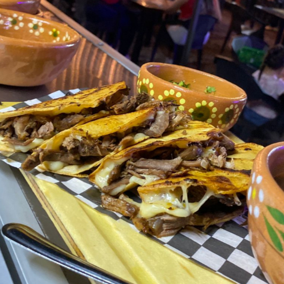 TACO CON QUESO