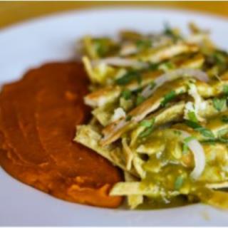 CHILAQUILES CON POLLO
