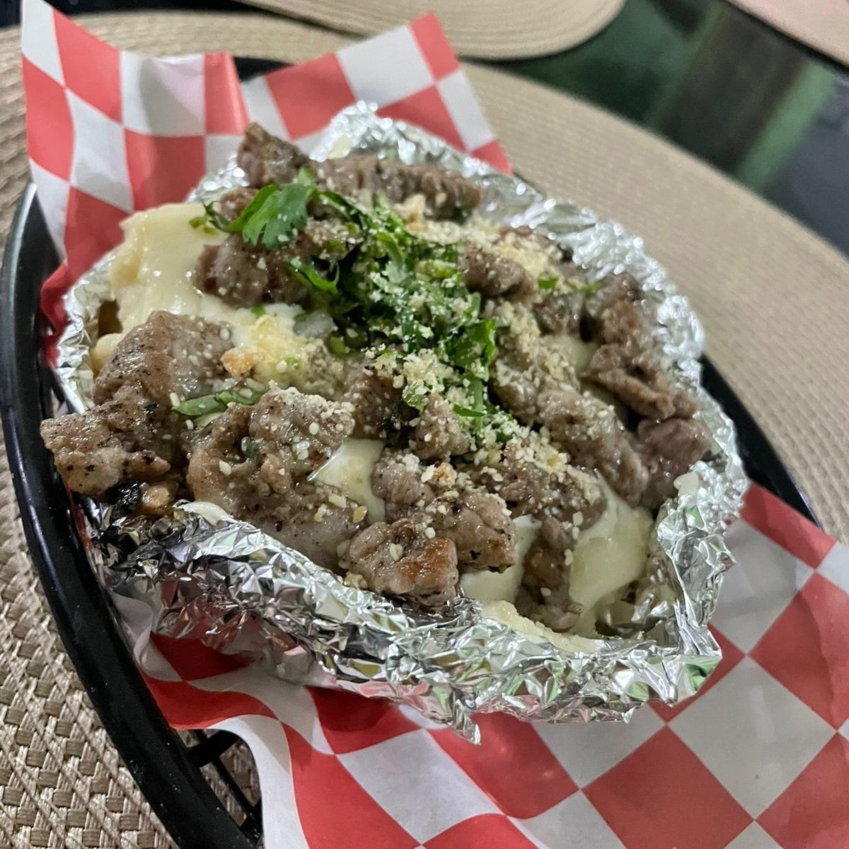Papas Asadas al Carbón con Costilla