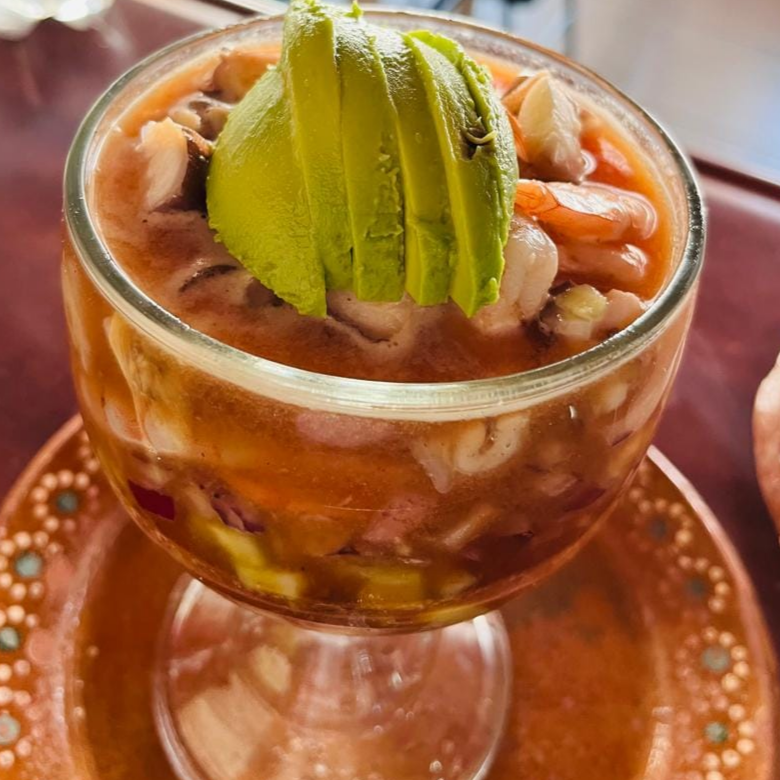 Combo Coctel Grande de Camarón + Agua Fresca
