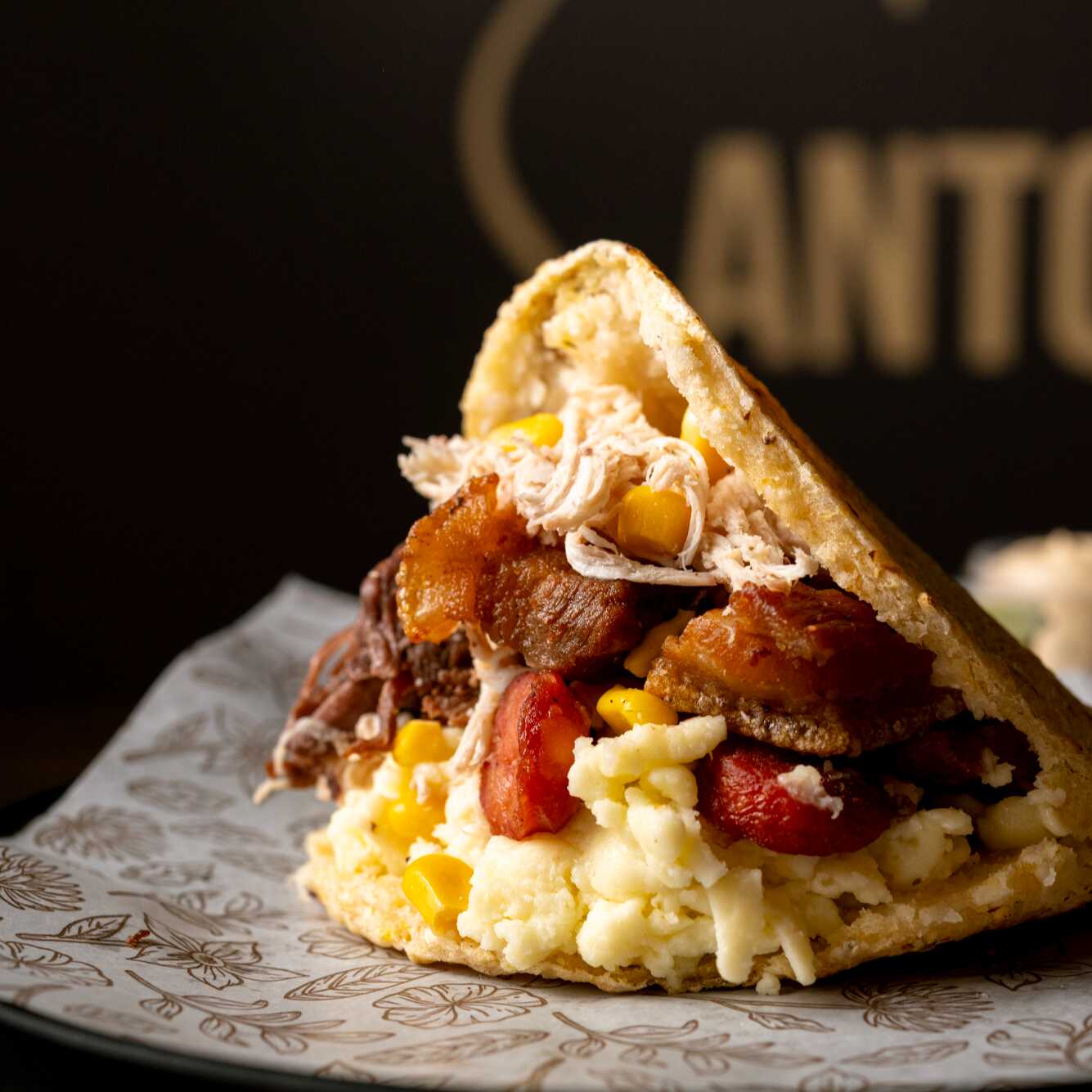 Arepa con Todo